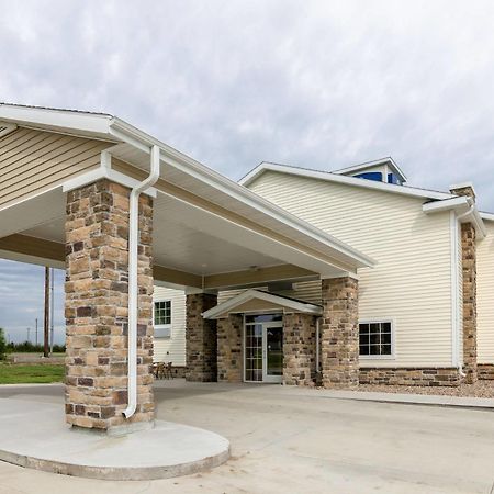 Cobblestone Inn & Suites - Oberlin Bagian luar foto