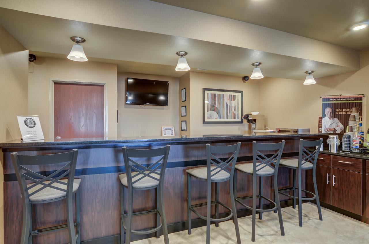 Cobblestone Inn & Suites - Oberlin Bagian luar foto