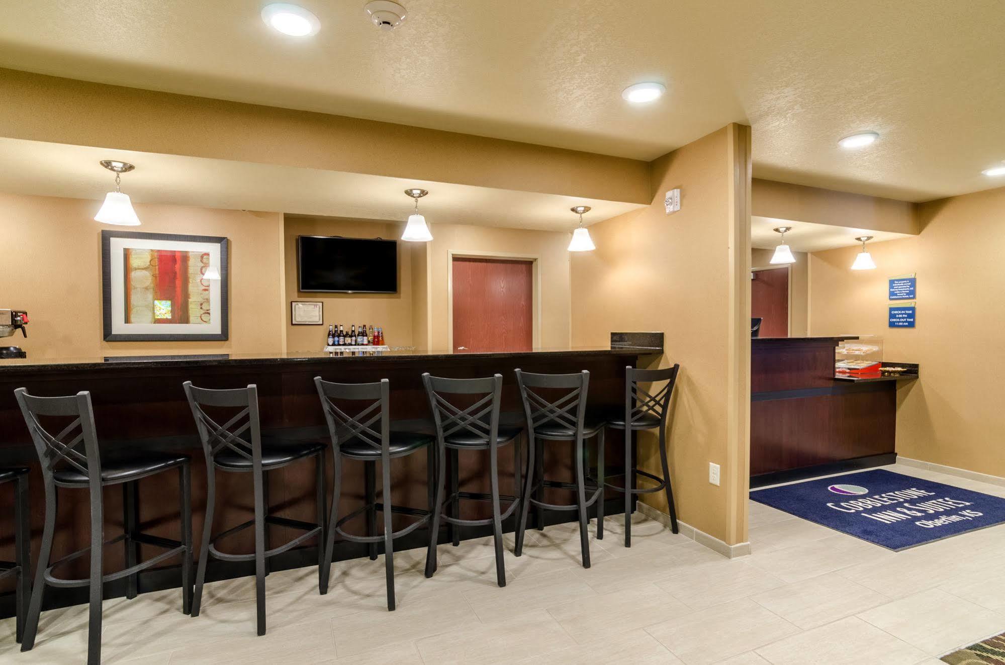 Cobblestone Inn & Suites - Oberlin Bagian luar foto