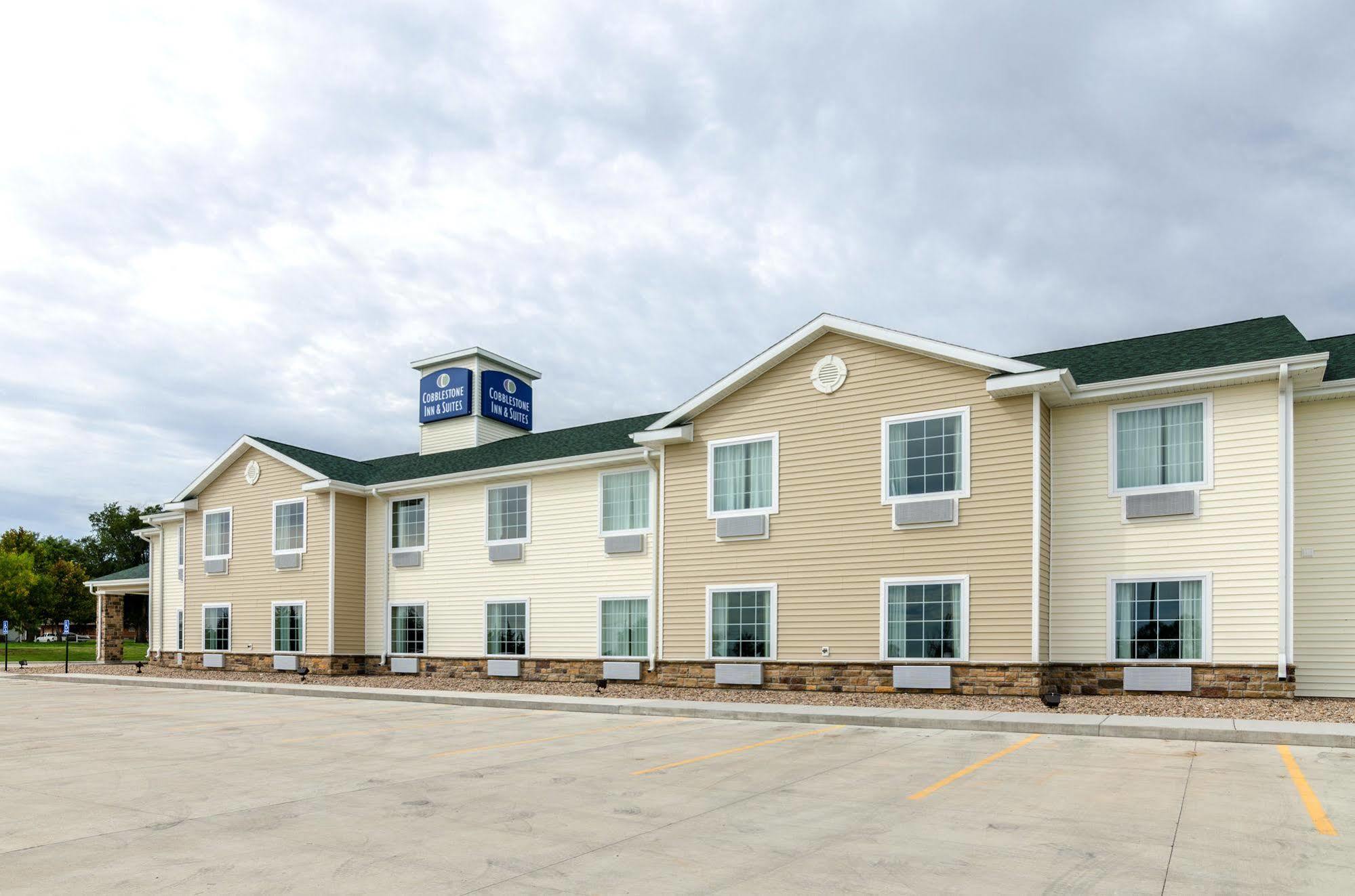 Cobblestone Inn & Suites - Oberlin Bagian luar foto