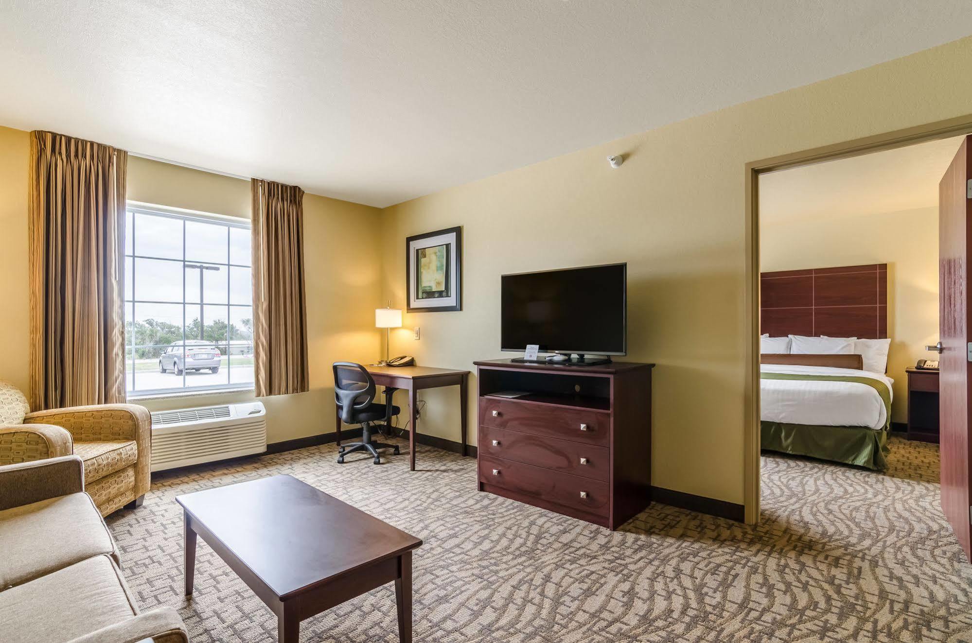 Cobblestone Inn & Suites - Oberlin Bagian luar foto